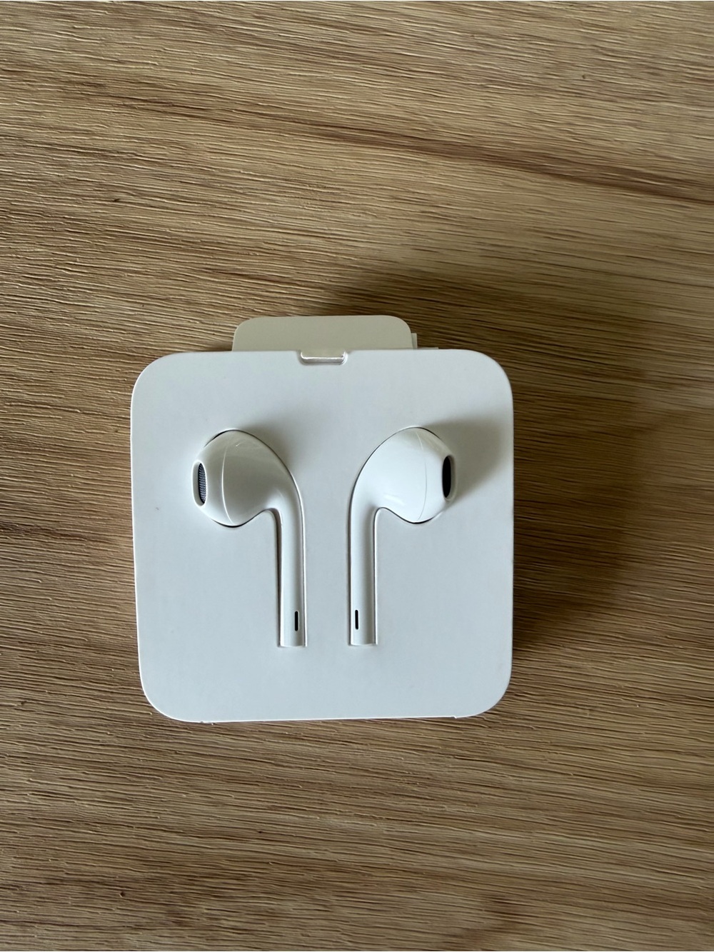Apple EarPods with lightning connector